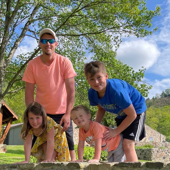 Meet your Posher, Amanda - Picture 3 of 3